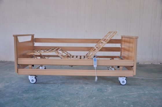 comprare Professione d'infermiera elettrica CareBed di funzioni pieghevoli pazienti di legno di Siderails due fabbricazione online