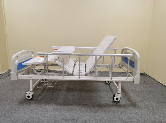 comprare Letto di ospedale manuale di plastica dello spruzzo d'acciaio con due manovelle per l'ospedale bianco fabbricazione online