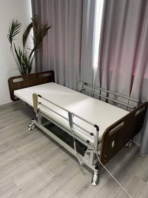 Casa elettrica letto di cura per anziani con ruote chiudibili
