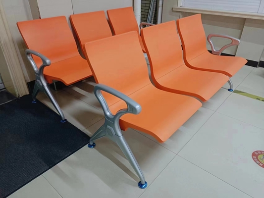 Sedie per sale d'attesa ospedaliere imbottite con telaio in acciaio