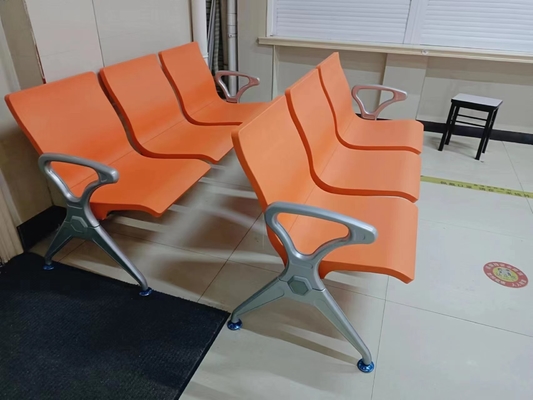 Sedie per sale d'attesa ospedaliere imbottite con telaio in acciaio