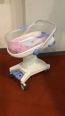 Bianco del carrello del bambino dell'ospedale del carico di controllo 25kg del circuito idraulico della greppia del bambino del letto del bambino dell'ospedale