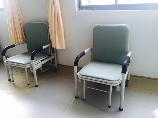 Letto accompagnante multifunzionale della sedia dell'ospedale di piegatura 250KG 3cm