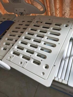 Spessore 35mm collegamenti blu del letto di ospedale degli accessori medici del letto di quattro parti