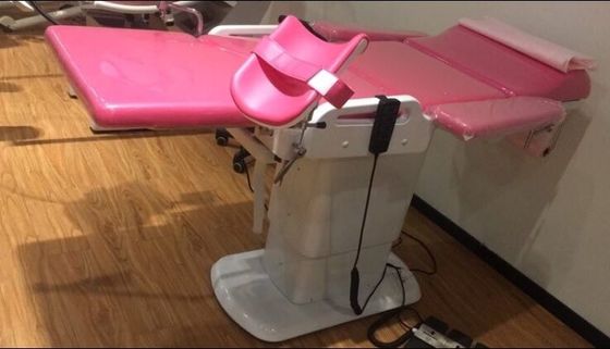 Letto ostetrico di tableDelivery di Gynaec di rosa dell'ospedale della Tabella elettrica dell'esame con la lampada