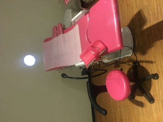 Letto ostetrico di tableDelivery di Gynaec di rosa dell'ospedale della Tabella elettrica dell'esame con la lampada
