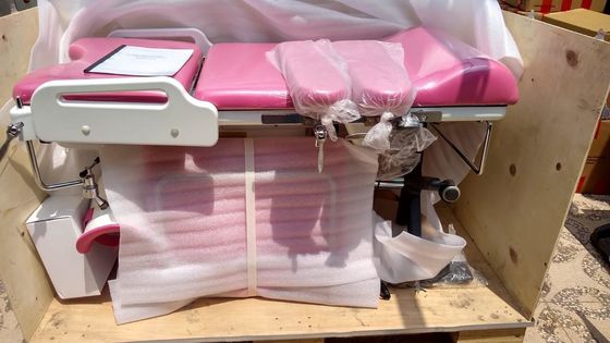 Letto di maternità ginecologico di rosa speciale dell'ospedale per il tavolo operatorio ginecologico