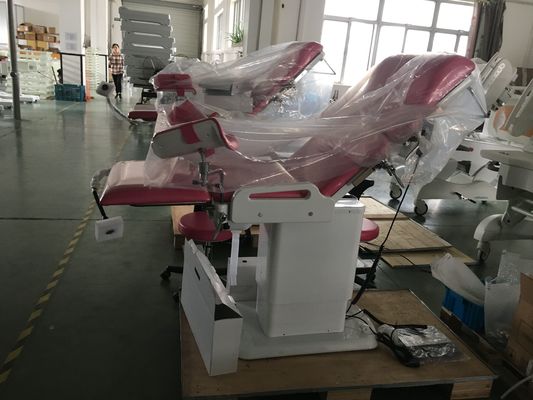 Letto di maternità ginecologico di rosa speciale dell'ospedale per il tavolo operatorio ginecologico