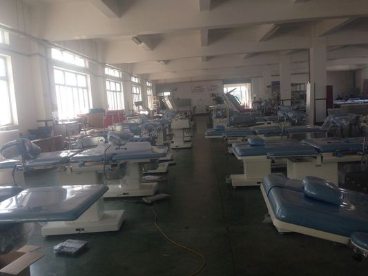 Letto ginecologico di parto di lavoro del letto di consegna ostetrica dell'esame