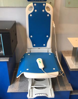 Scivolo di Seat di bagno della famiglia del bagno regolabile elettrico della sedia anti bianco