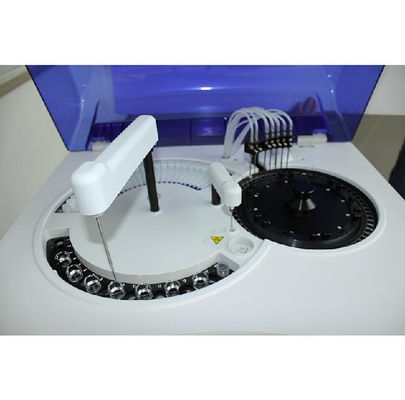 Attrezzatura medica completamente automatica dal laboratorio 400ul dell'analizzatore 6mm di biochimica