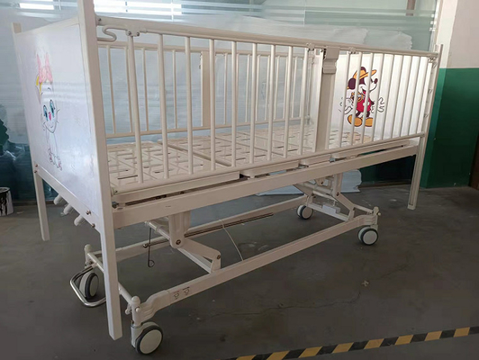 Greppia bianca del bambino dell'ospedale con l'OEM delle immagini del fumetto disponibile