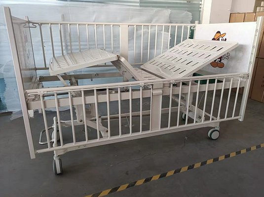 Greppia bianca del bambino dell'ospedale con l'OEM delle immagini del fumetto disponibile